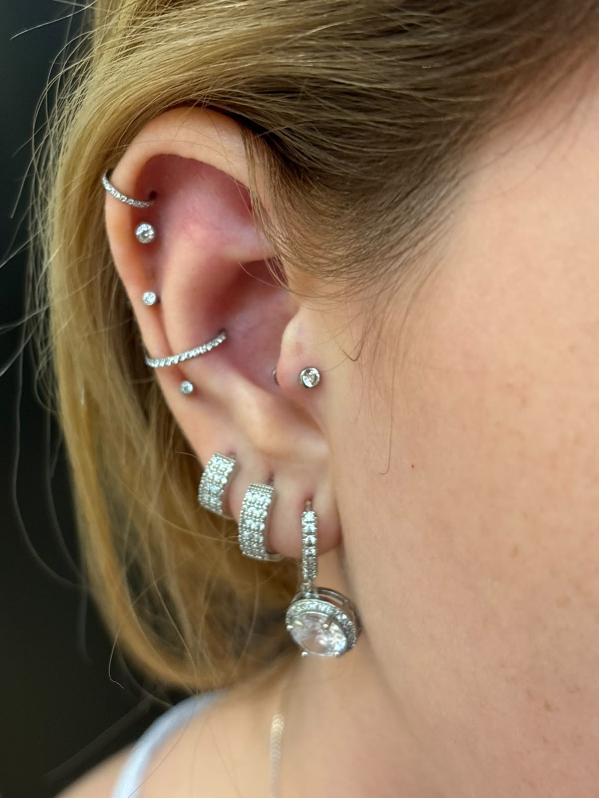 Piercing de orelha — adulto