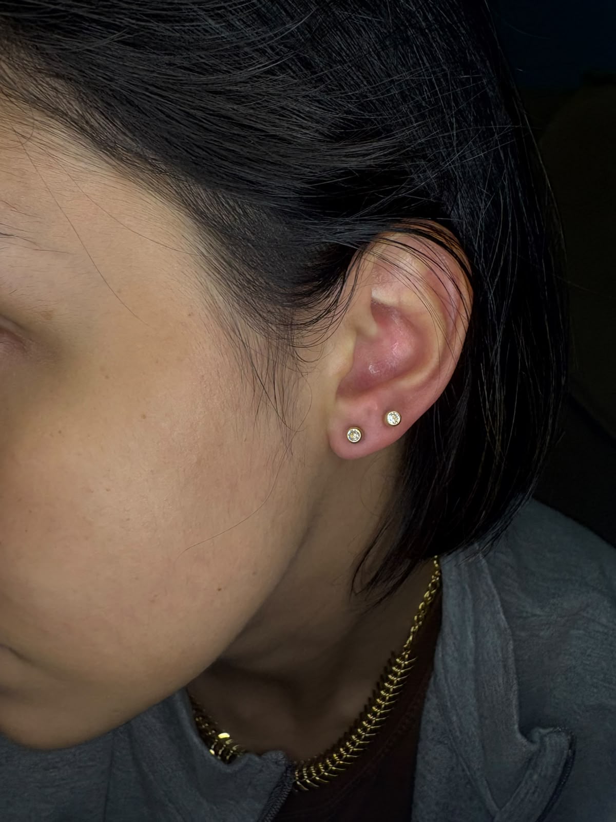 Piercing de orelha — adulto